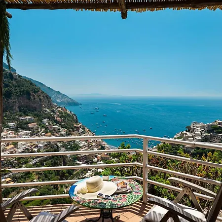 Flower Power - For 6 Guests With Parking, Terrace And Seaview - 2 Bathrooms And 3 Bedrooms
