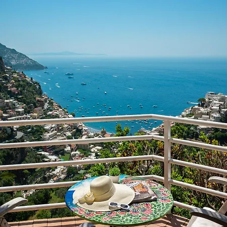 Appartamento Flower Power - For 6 Guests With Parking, Terrace And Seaview - 2 Bathrooms And 3 Bedrooms