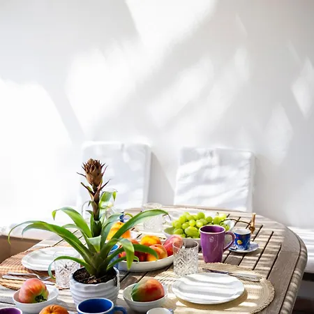 Flower Power - For 6 Guests With Parking, Terrace And Seaview - 2 Bathrooms And 3 Bedrooms Appartamento