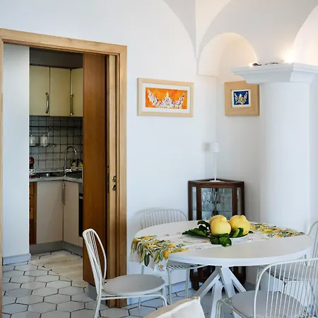 Appartamento Flower Power - For 6 Guests With Parking, Terrace And Seaview - 2 Bathrooms And 3 Bedrooms Positano